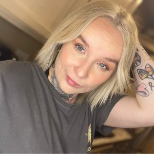 Meet your Posher, Eva